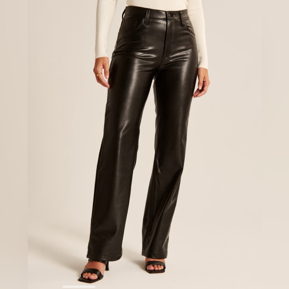 5/$15 Abercrombie & Fitch Curve Love Vegan Leather 90s Relaxed Pant